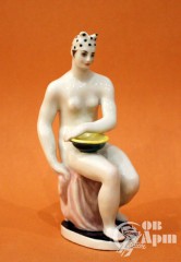 Скульптура "Женщина с тазом" (Голышка)